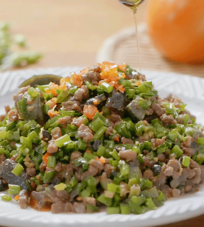 鮮味爆表 牛肉皮蛋蒼蠅頭